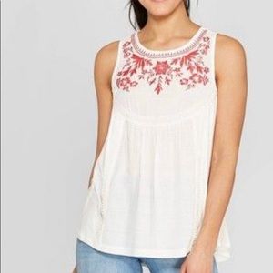 White floral crewneck tank top